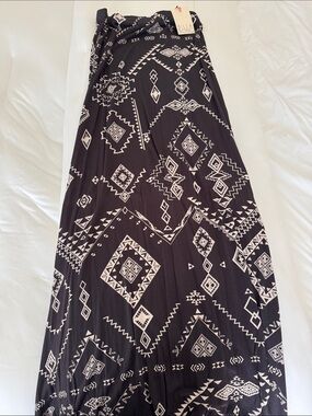 Billabong Black and White Aztec Print Maxi Skirt